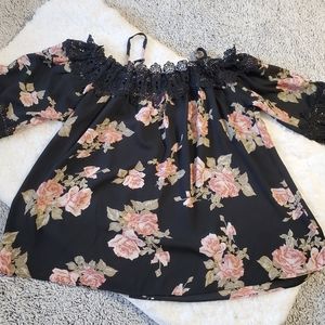 EUC IZ Floral Blouse Large Black w/Pink Flowers